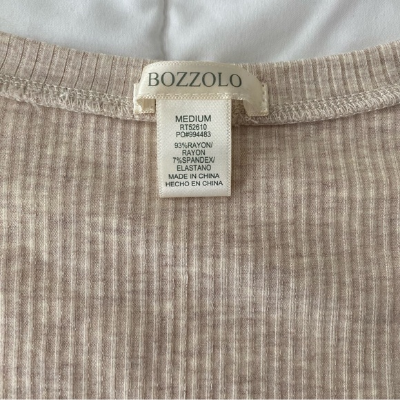 Ribbed V Neck Crop Top - Picture 2 of 4